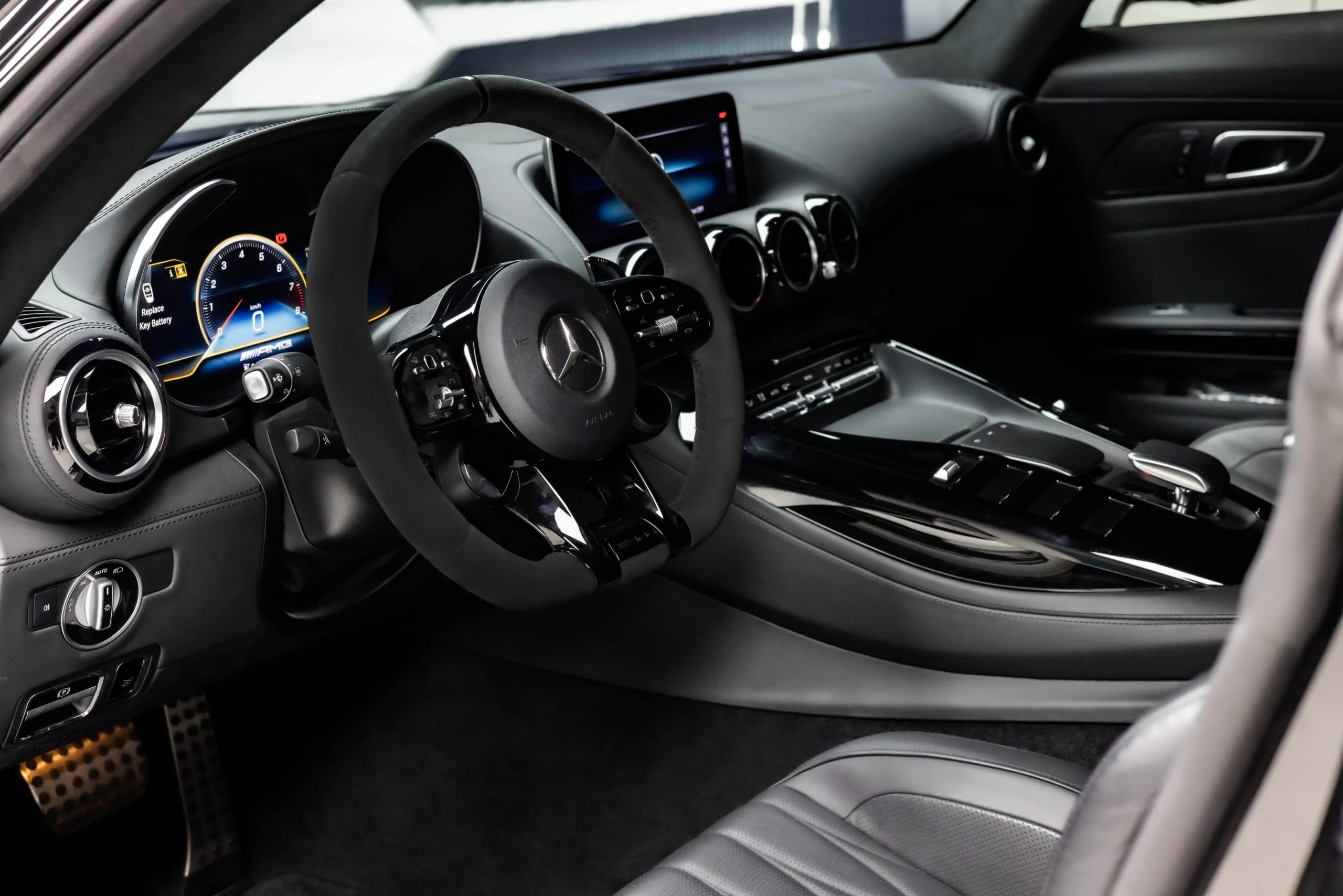 Front Diagonal View Right